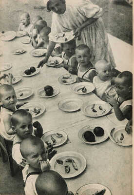 Советские субтропики / Ред. М. Кольцов; худ.-оформ. Эль и Эс Лисицкие. М., 1934.